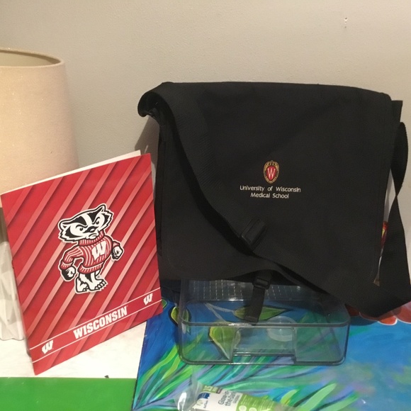 University of Wisconsin Medical School Messenger Bag - Picture 2 of 4